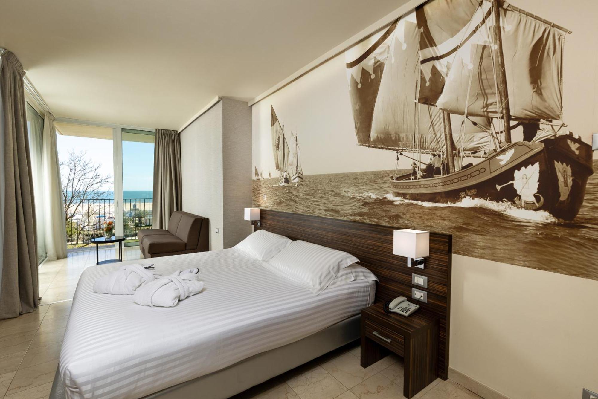Privilege Double Room beautiful terrace view of the Parco del Mare