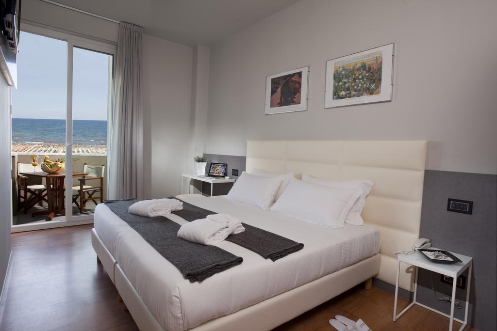 Double or Twin Room with Sea View,257645385:JPEG